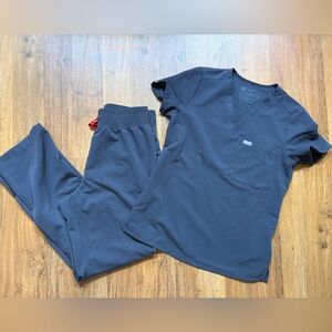 Figs Charcoal scrub set